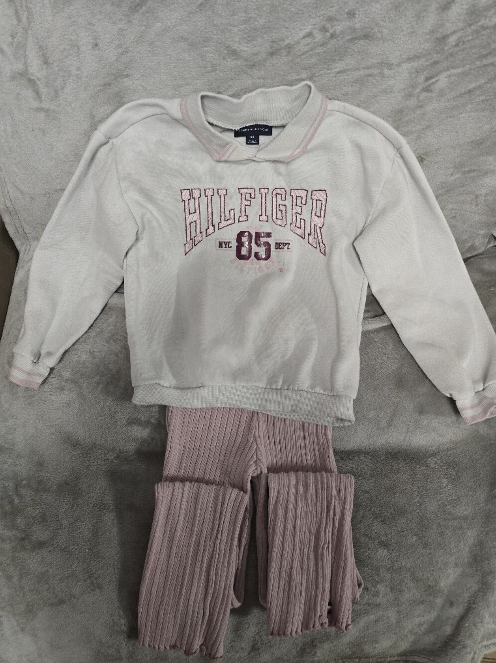 Tommy Hilfiger White Sweatshirt with Pink Ribbed Leggings